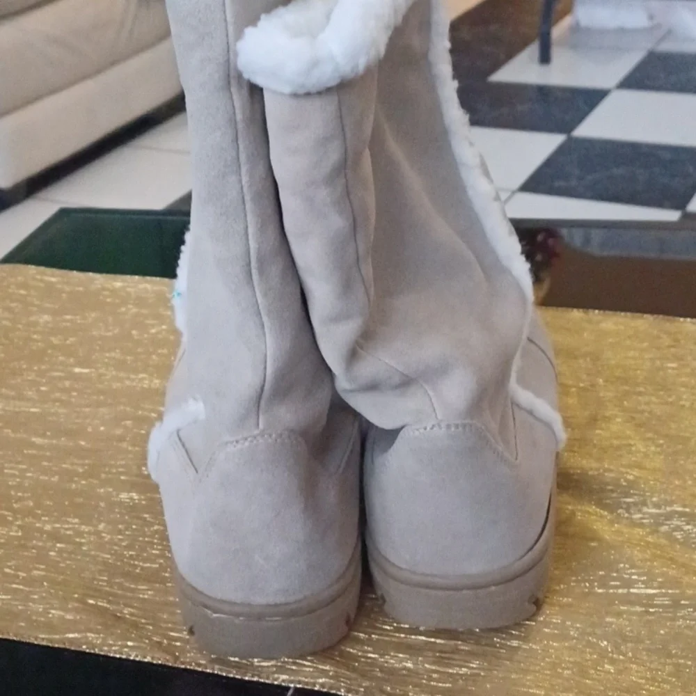 Route 66 Tan and White Winter Rain Boots with Plush Lining, Sz 11, Like New